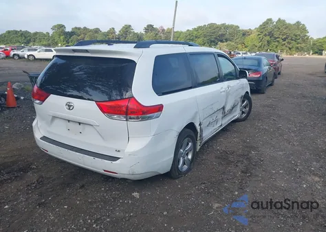 2014 Toyota Sienna Le V6 8 Passenger из США, поврежденный, VIN 5TDKK3DC3ES513109